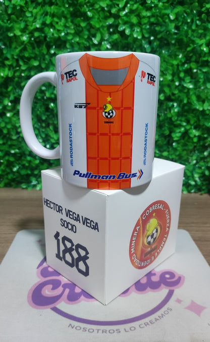 Taza Cobresal 2025 + Caja Temática · Diseño 108