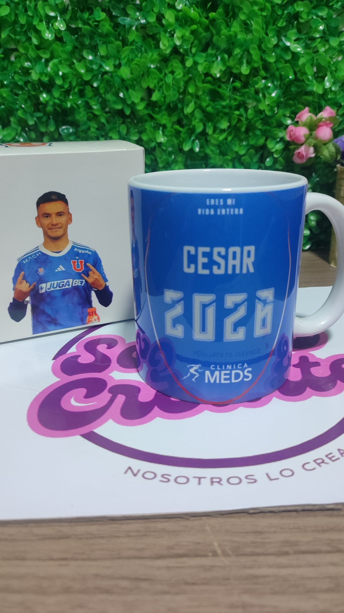 Taza U de Chile 2025 + Caja Temática · Diseño 119