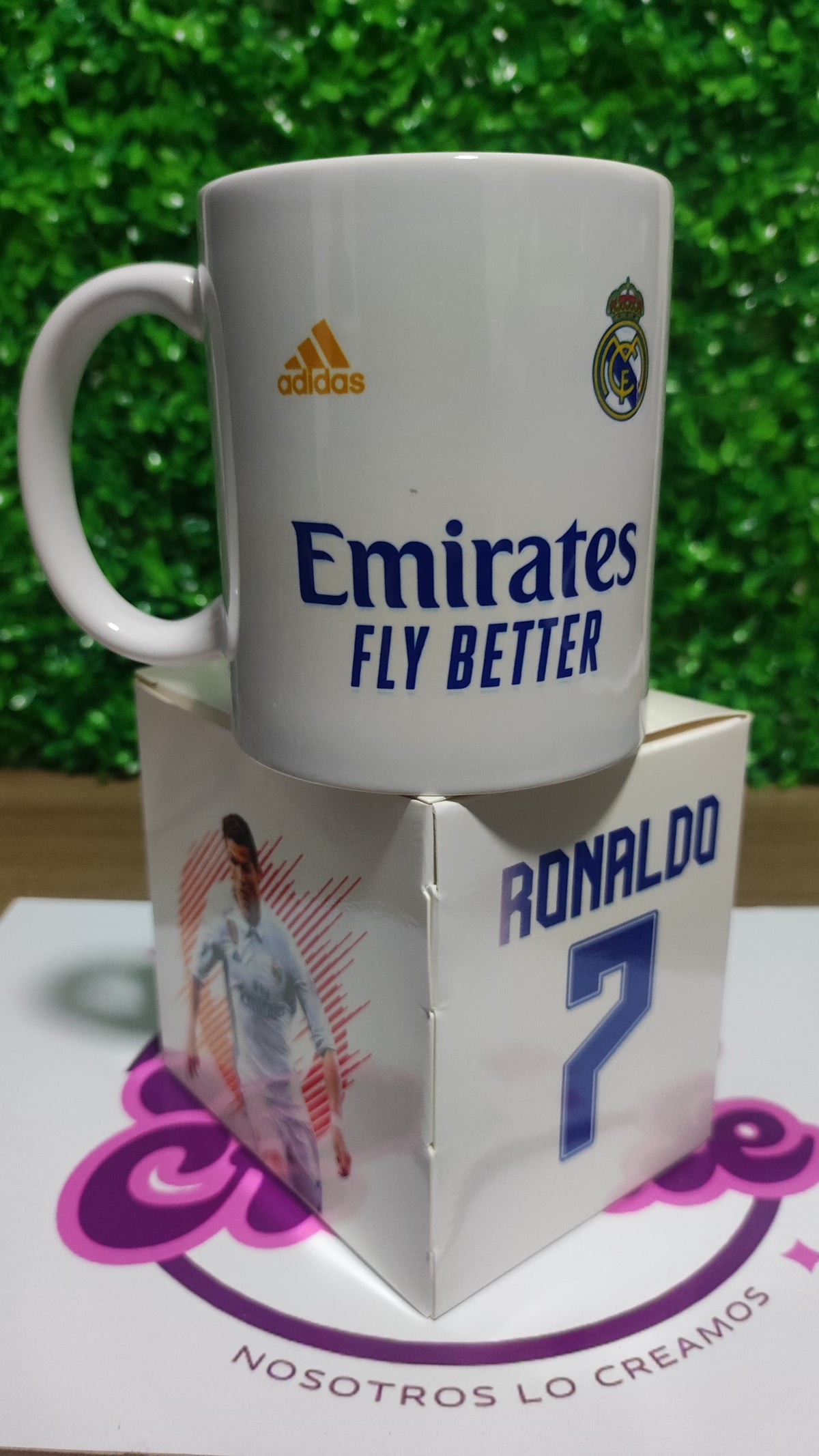 Taza Real Madrid + Caja Temática · Diseño 428