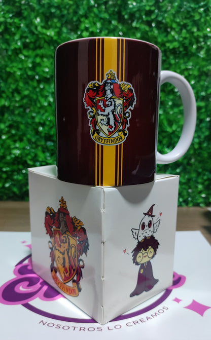 Taza Harry Potter casa Gryffindor + Caja Temática · Diseño 382