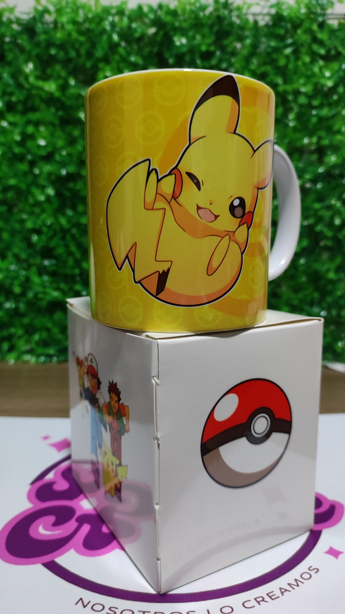 Taza Pokémon + Caja Temática · Diseño 253