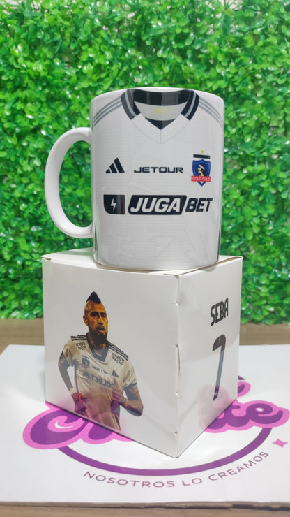 Taza Colo Colo 2025 + Caja Temática · Diseño 105