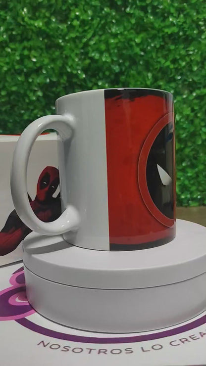 Taza DeadPool + Caja Temática · Diseño 273